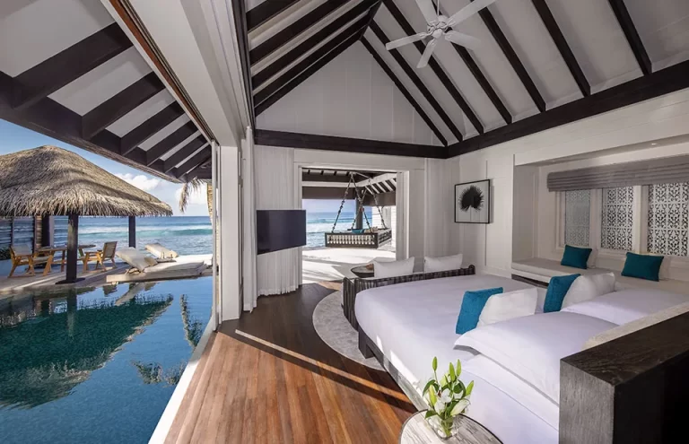 naladhu_private_island_maldives_ocean_house_bedroom_ocean_view_960x619px